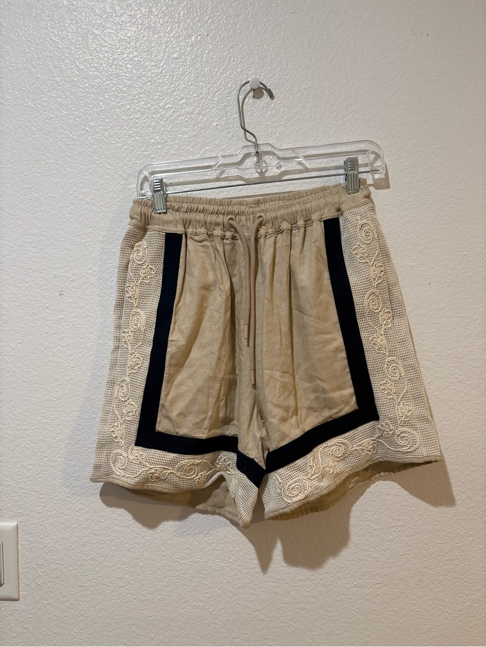 Agua Bendita Beige Lace-Trim Athletic Shorts with Black Panels